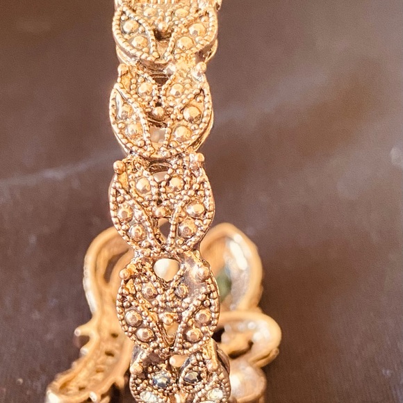 BOHEMIAN GORGEOUS ANTIQUE GOLD BRACELET with Green & Red Beautiful Stones - Picture 8 of 13